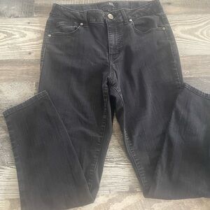 Women’s 1822 black skinny stretch denim jeans size 12. 26" inseam
10 1/2" rise